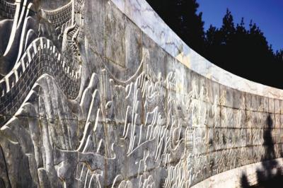 修饰一新的石门营文化公园文化墙。